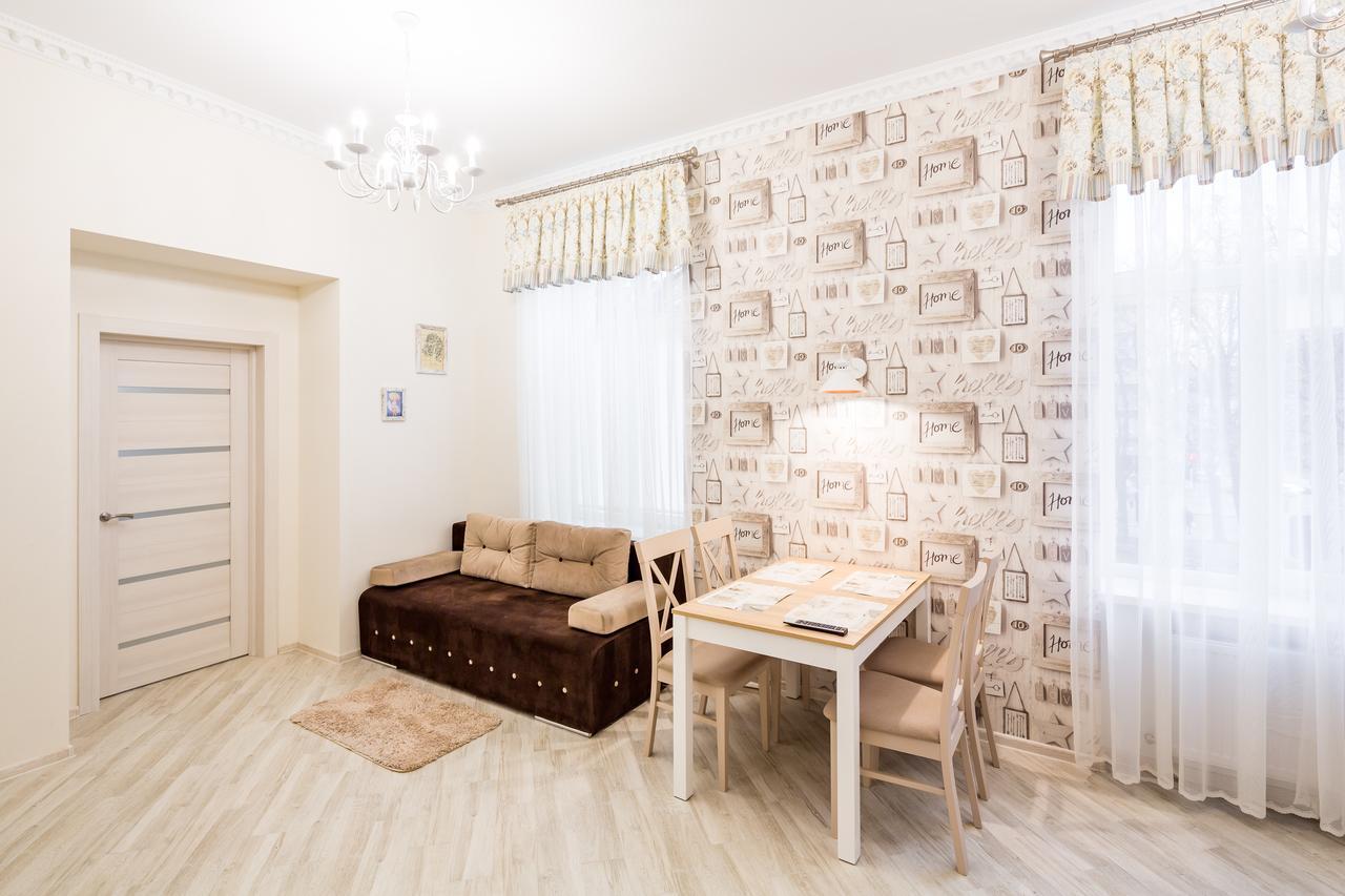 Leogrand Vip Apartments On Udatnogo 4 Lviv Exterior foto