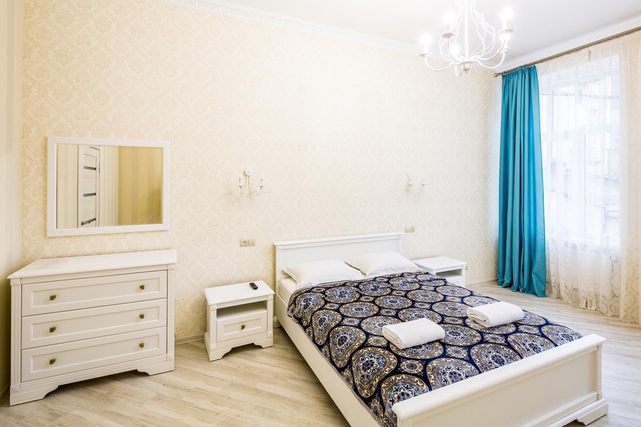 Leogrand Vip Apartments On Udatnogo 4 Lviv Exterior foto