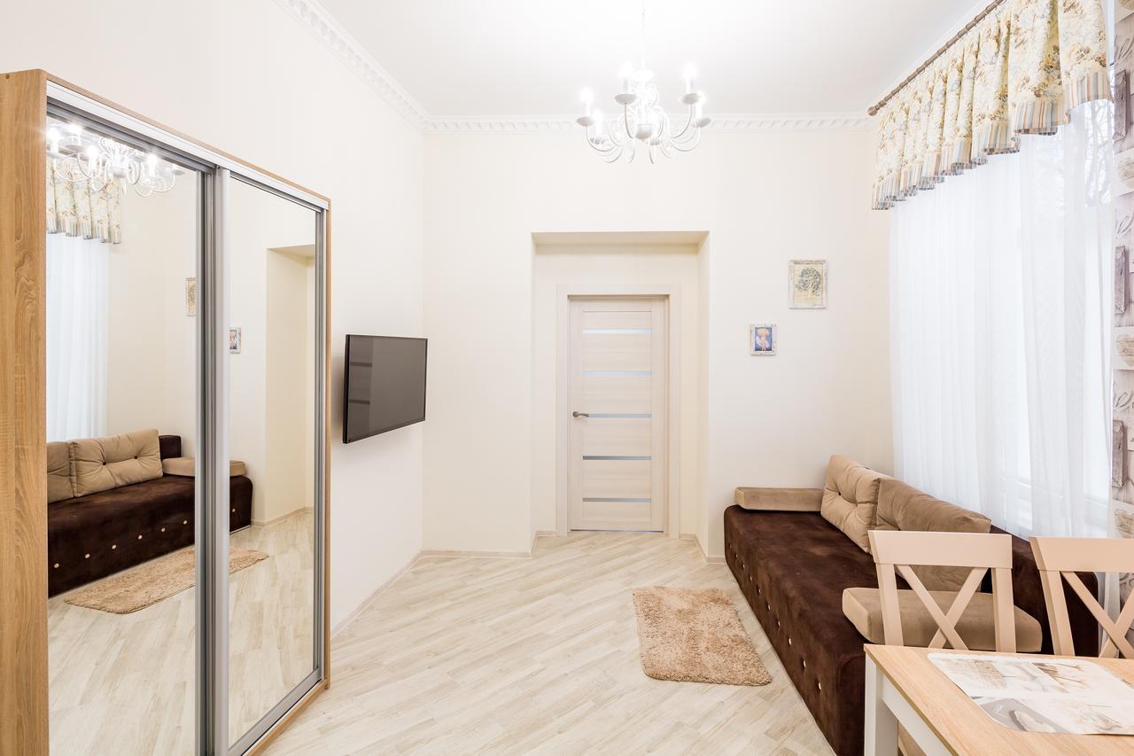 Leogrand Vip Apartments On Udatnogo 4 Lviv Exterior foto
